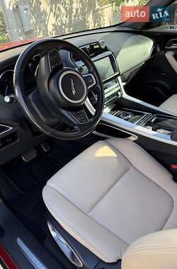 Внедорожник / Кроссовер Jaguar F-Pace 2018 в 