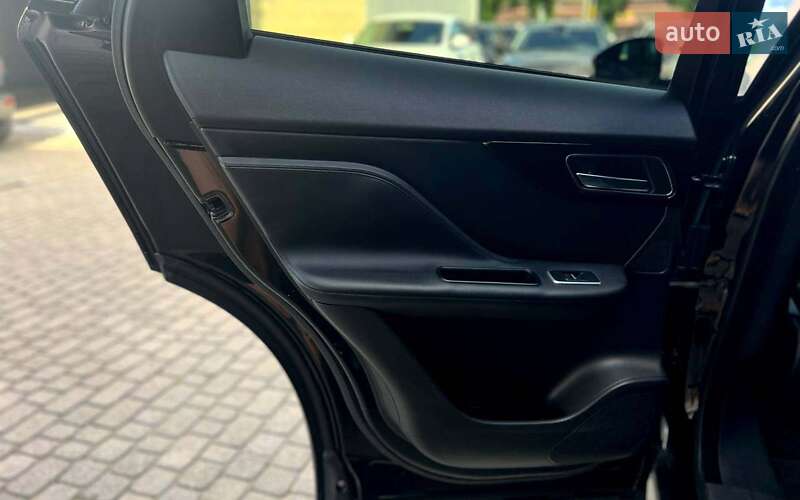 Внедорожник / Кроссовер Jaguar F-Pace 2016 в Ивано-Франковске