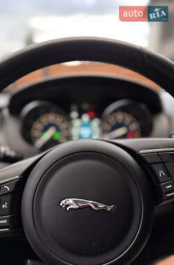 Внедорожник / Кроссовер Jaguar F-Pace 2020 в 