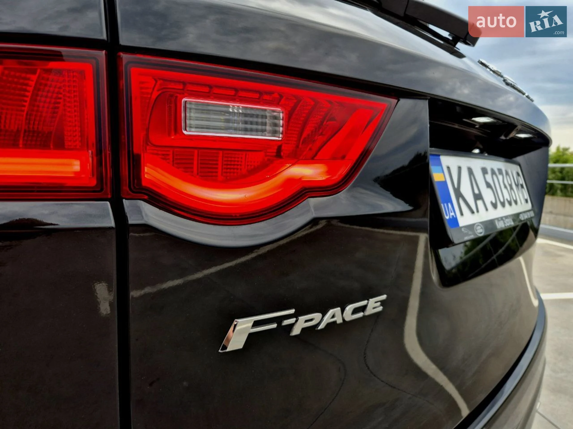 2017 Jaguar F-Pace - мініатюра 23