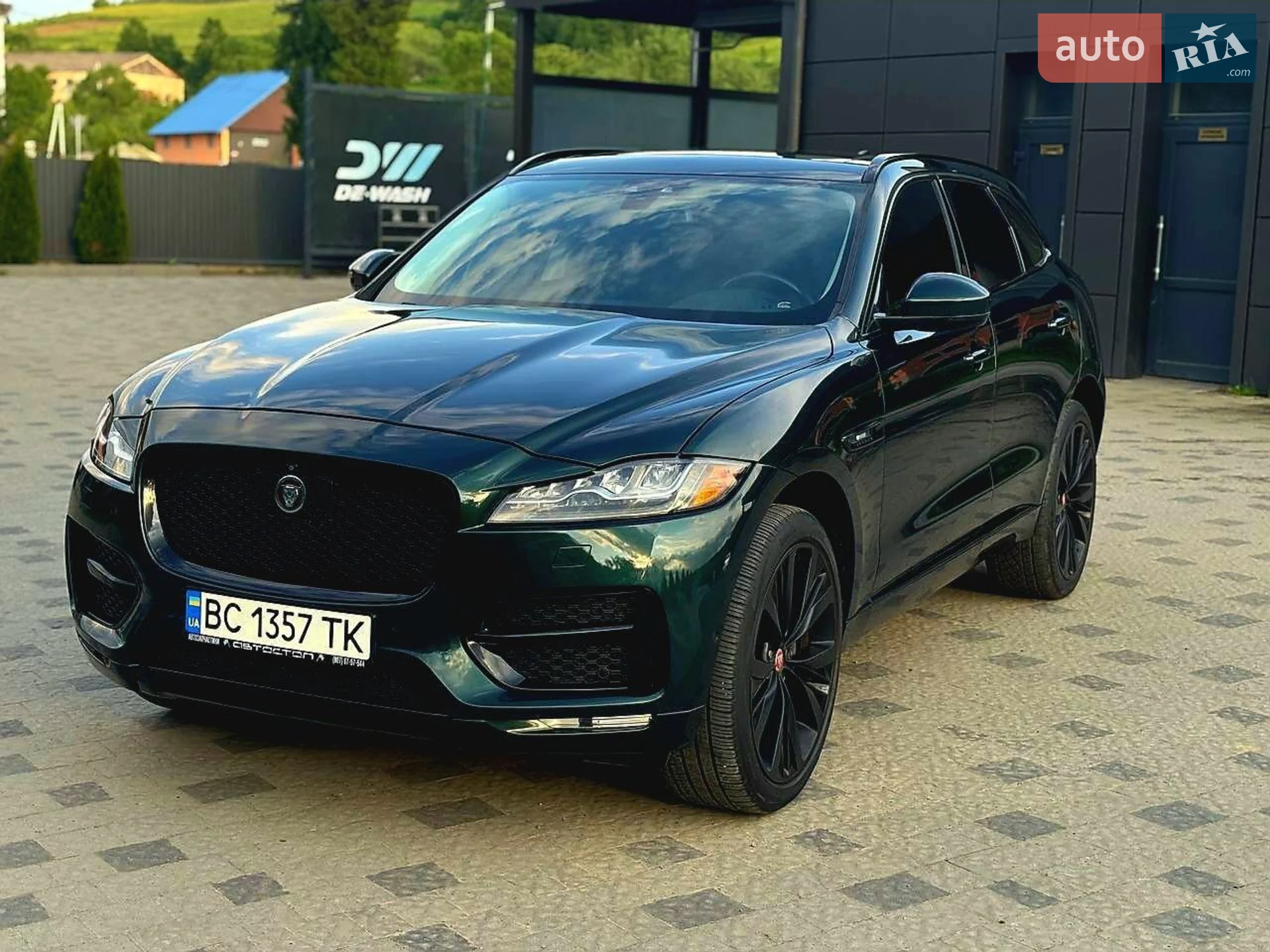 2016 Jaguar F-Pace - мініатюра 2