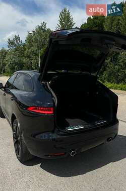 Внедорожник / Кроссовер Jaguar F-Pace 2016 в 