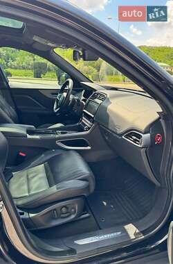 Внедорожник / Кроссовер Jaguar F-Pace 2016 в 