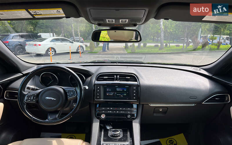 Внедорожник / Кроссовер Jaguar F-Pace 2017 в Львове фото 13 Внедорожник / Кроссовер Jaguar F-Pace 2017 в Львове