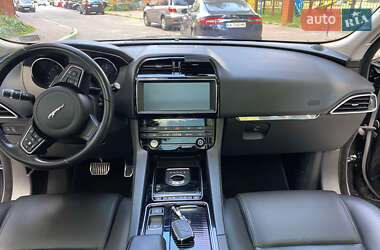 Позашляховик / Кросовер Jaguar F-Pace 2018 в 