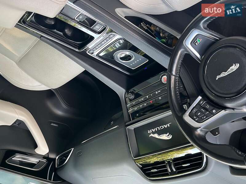 Позашляховик / Кросовер Jaguar F-Pace 2018 в Києві
