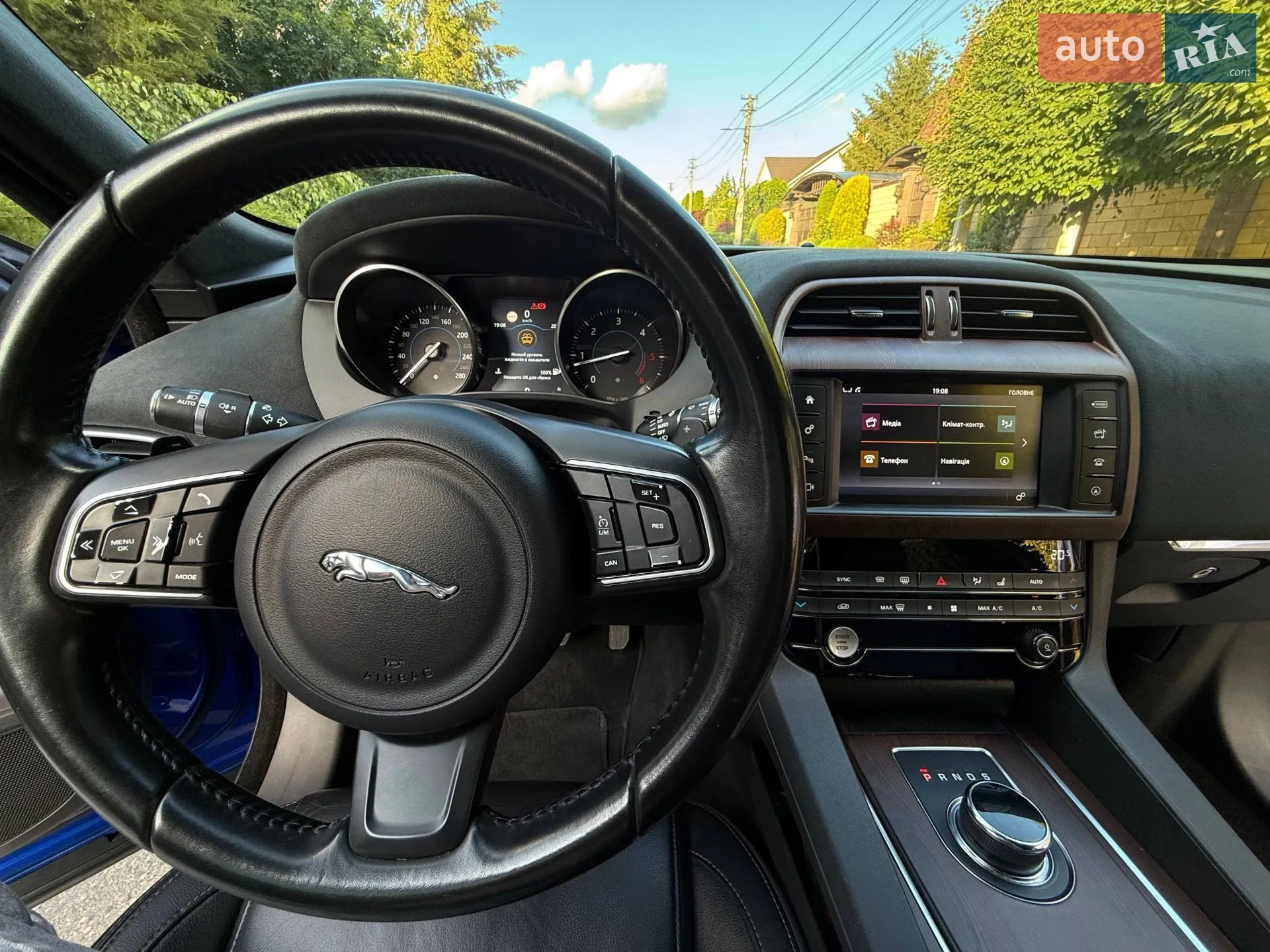2018 Jaguar F-Pace - мініатюра 13