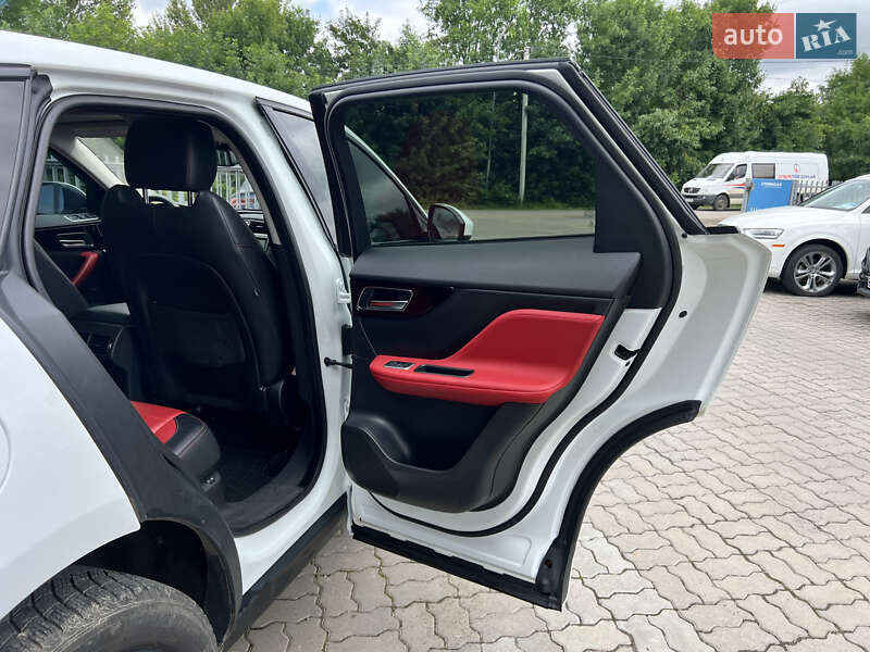 Внедорожник / Кроссовер Jaguar F-Pace 2017 в Нововолынске