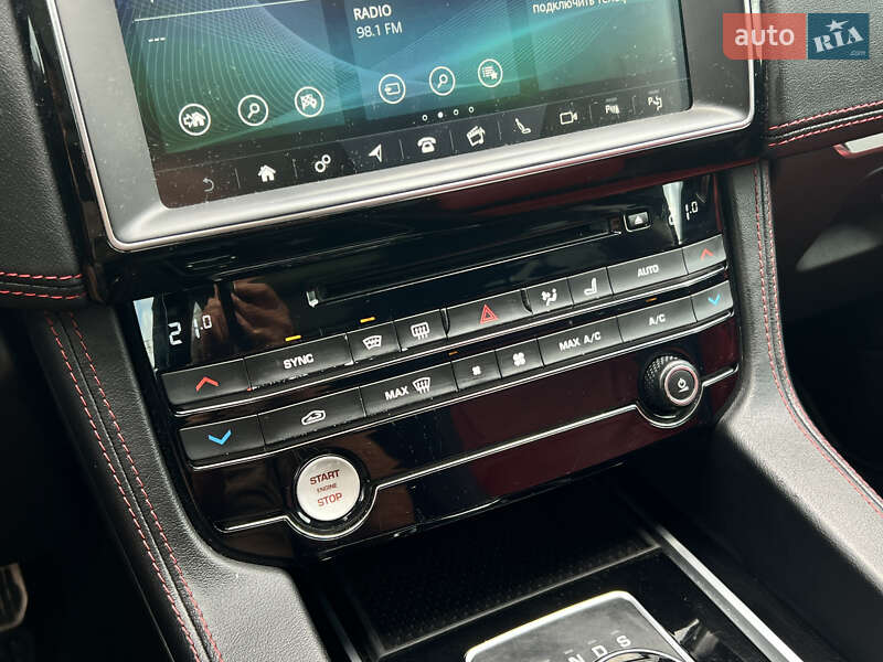 Внедорожник / Кроссовер Jaguar F-Pace 2017 в Нововолынске