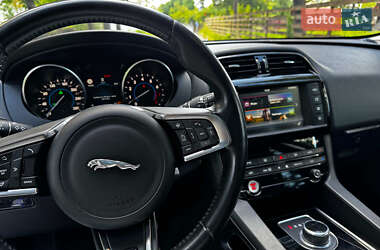 Внедорожник / Кроссовер Jaguar F-Pace 2016 в 