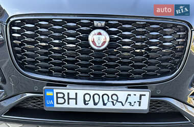 Внедорожник / Кроссовер Jaguar F-Pace 2021 в 
