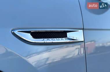 Внедорожник / Кроссовер Jaguar F-Pace 2017 в 