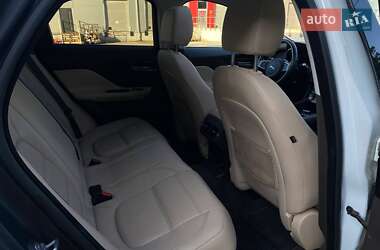 Внедорожник / Кроссовер Jaguar F-Pace 2017 в 