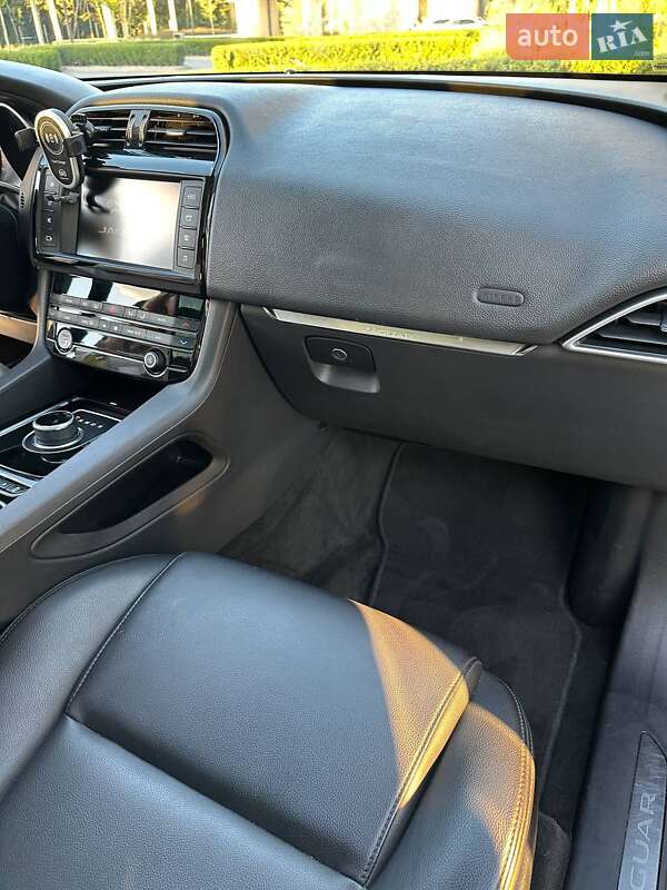 Позашляховик / Кросовер Jaguar F-Pace 2017 в Ірпені фото 27 Позашляховик / Кросовер Jaguar F-Pace 2017 в Ірпені