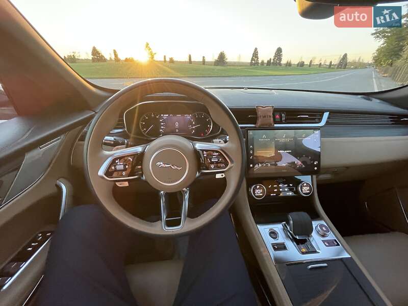 Позашляховик / Кросовер Jaguar F-Pace 2022 в Дніпрі