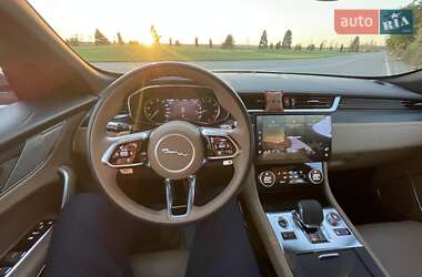 Внедорожник / Кроссовер Jaguar F-Pace 2022 в 