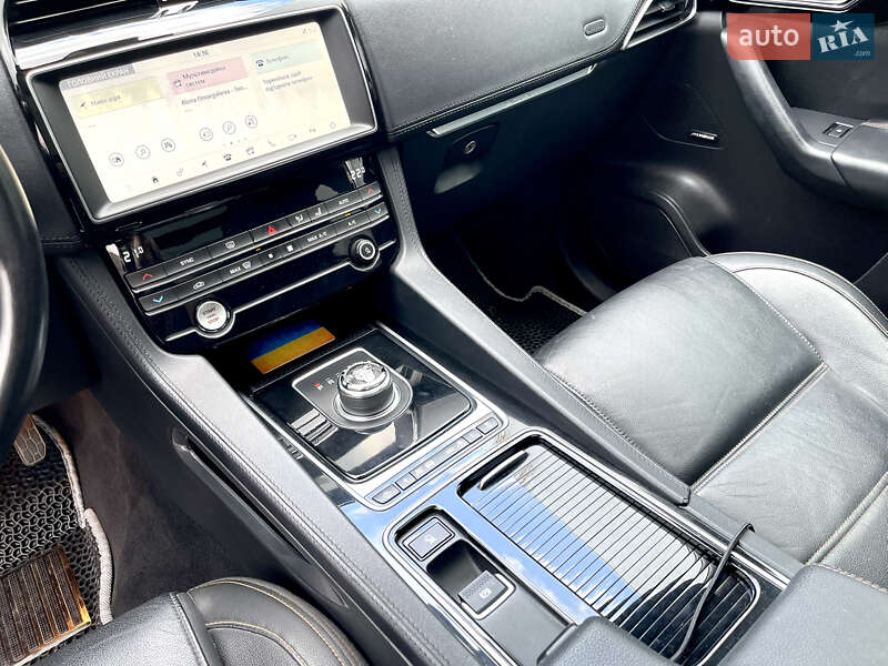Внедорожник / Кроссовер Jaguar F-Pace 2019 в Киеве