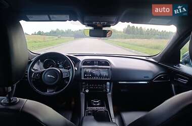 Внедорожник / Кроссовер Jaguar F-Pace 2020 в 