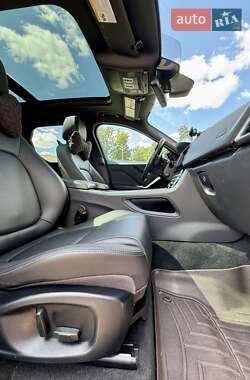 Позашляховик / Кросовер Jaguar F-Pace 2017 в 