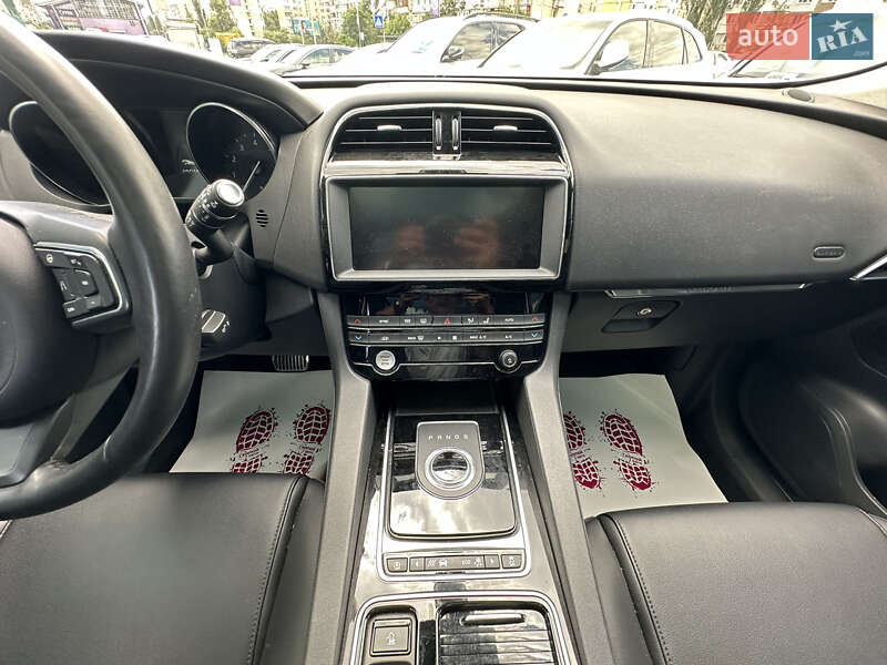 Позашляховик / Кросовер Jaguar F-Pace 2018 в Києві