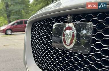 Внедорожник / Кроссовер Jaguar F-Pace 2019 в 