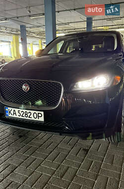 Внедорожник / Кроссовер Jaguar F-Pace 2018 в 