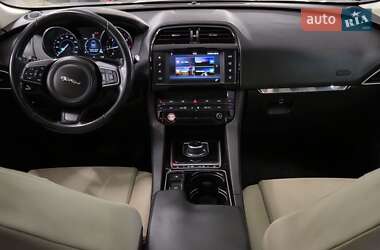 Позашляховик / Кросовер Jaguar F-Pace 2016 в 