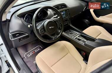 Внедорожник / Кроссовер Jaguar F-Pace 2018 в 