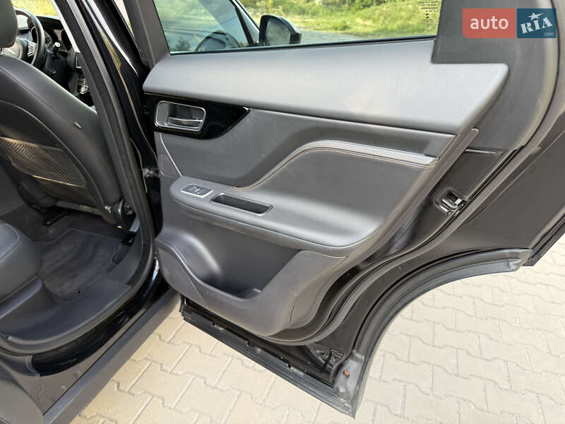 Позашляховик / Кросовер Jaguar F-Pace 2017 в Луцьку