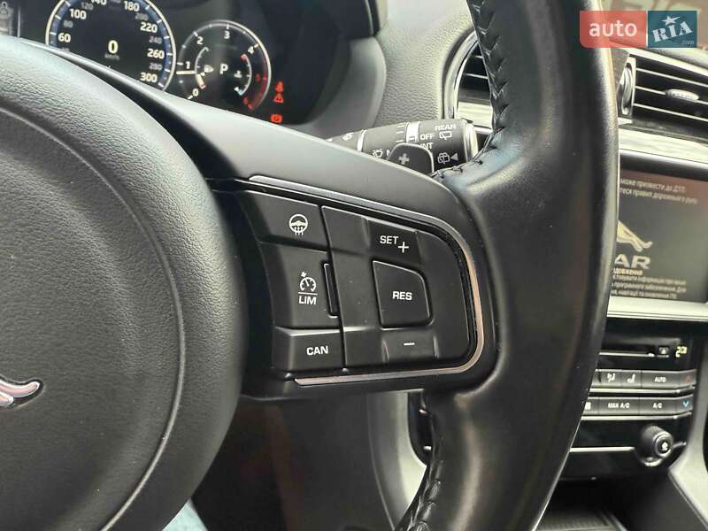 Внедорожник / Кроссовер Jaguar F-Pace 2016 в Львове фото 23 Внедорожник / Кроссовер Jaguar F-Pace 2016 в Львове