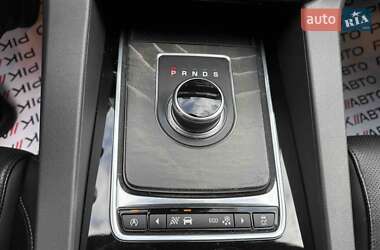 Позашляховик / Кросовер Jaguar F-Pace 2016 в 