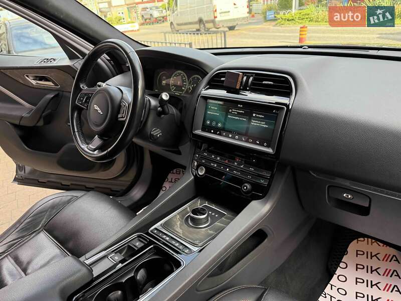 Внедорожник / Кроссовер Jaguar F-Pace 2016 в Львове фото 49 Внедорожник / Кроссовер Jaguar F-Pace 2016 в Львове