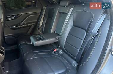 Внедорожник / Кроссовер Jaguar F-Pace 2016 в 