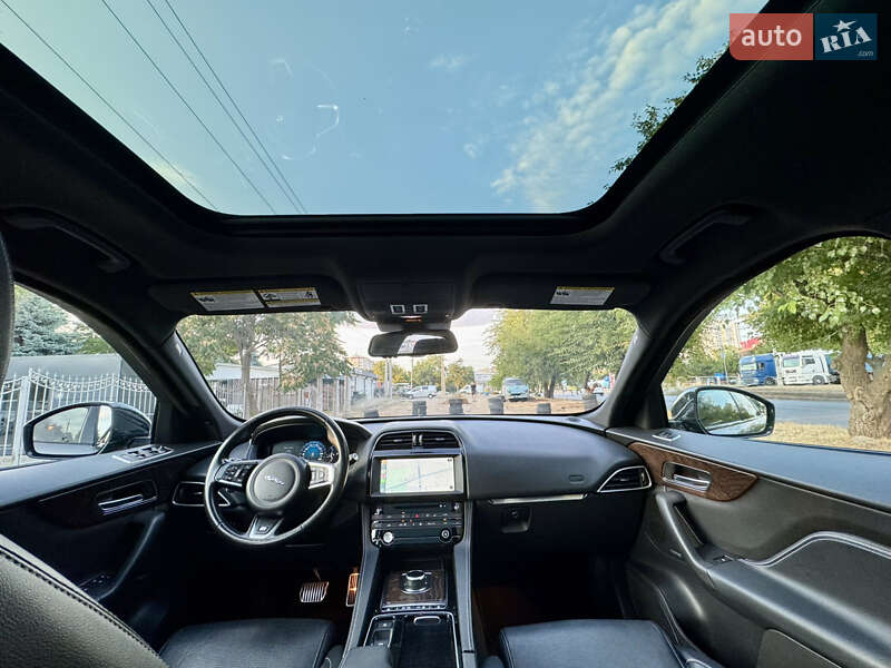 Внедорожник / Кроссовер Jaguar F-Pace 2018 в Одессе фото 9 Внедорожник / Кроссовер Jaguar F-Pace 2018 в Одессе