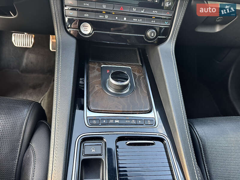 Внедорожник / Кроссовер Jaguar F-Pace 2018 в Одессе фото 13 Внедорожник / Кроссовер Jaguar F-Pace 2018 в Одессе
