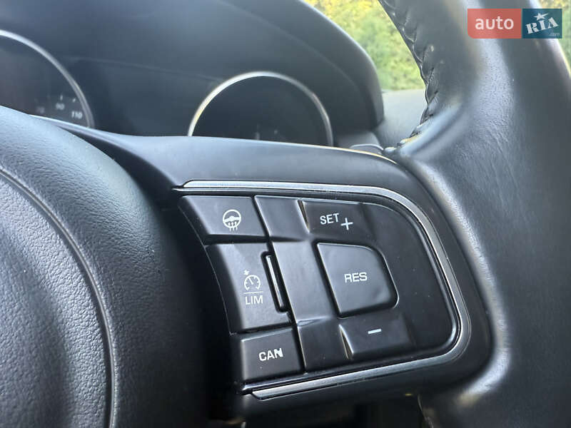 Позашляховик / Кросовер Jaguar F-Pace 2017 в Хмельницькому