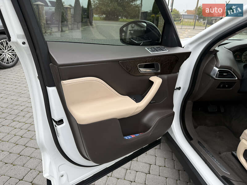 Позашляховик / Кросовер Jaguar F-Pace 2017 в Івано-Франківську
