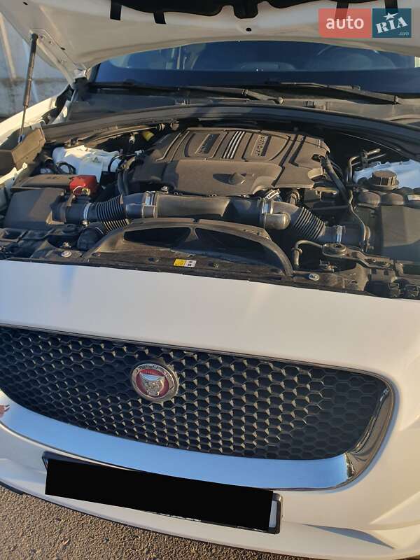 Позашляховик / Кросовер Jaguar F-Pace 2017 в Тернополі