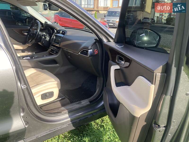 Позашляховик / Кросовер Jaguar F-Pace 2016 в Хмельницькому фото 6 Позашляховик / Кросовер Jaguar F-Pace 2016 в Хмельницькому
