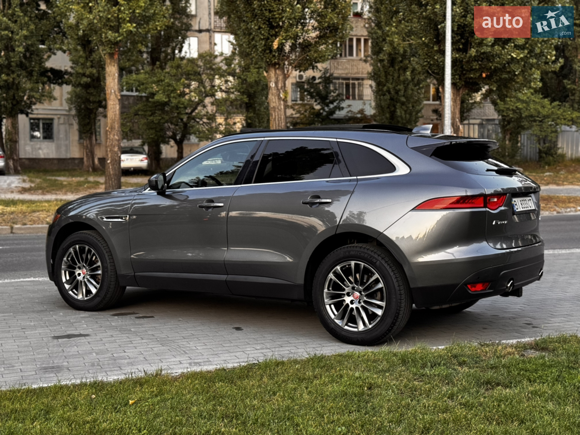 2017 Jaguar F-Pace - мініатюра 9