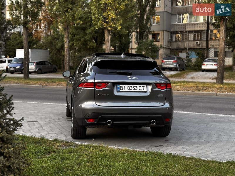Позашляховик / Кросовер Jaguar F-Pace 2017 в Кременчуці