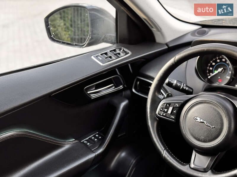 Позашляховик / Кросовер Jaguar F-Pace 2017 в Кременчуці