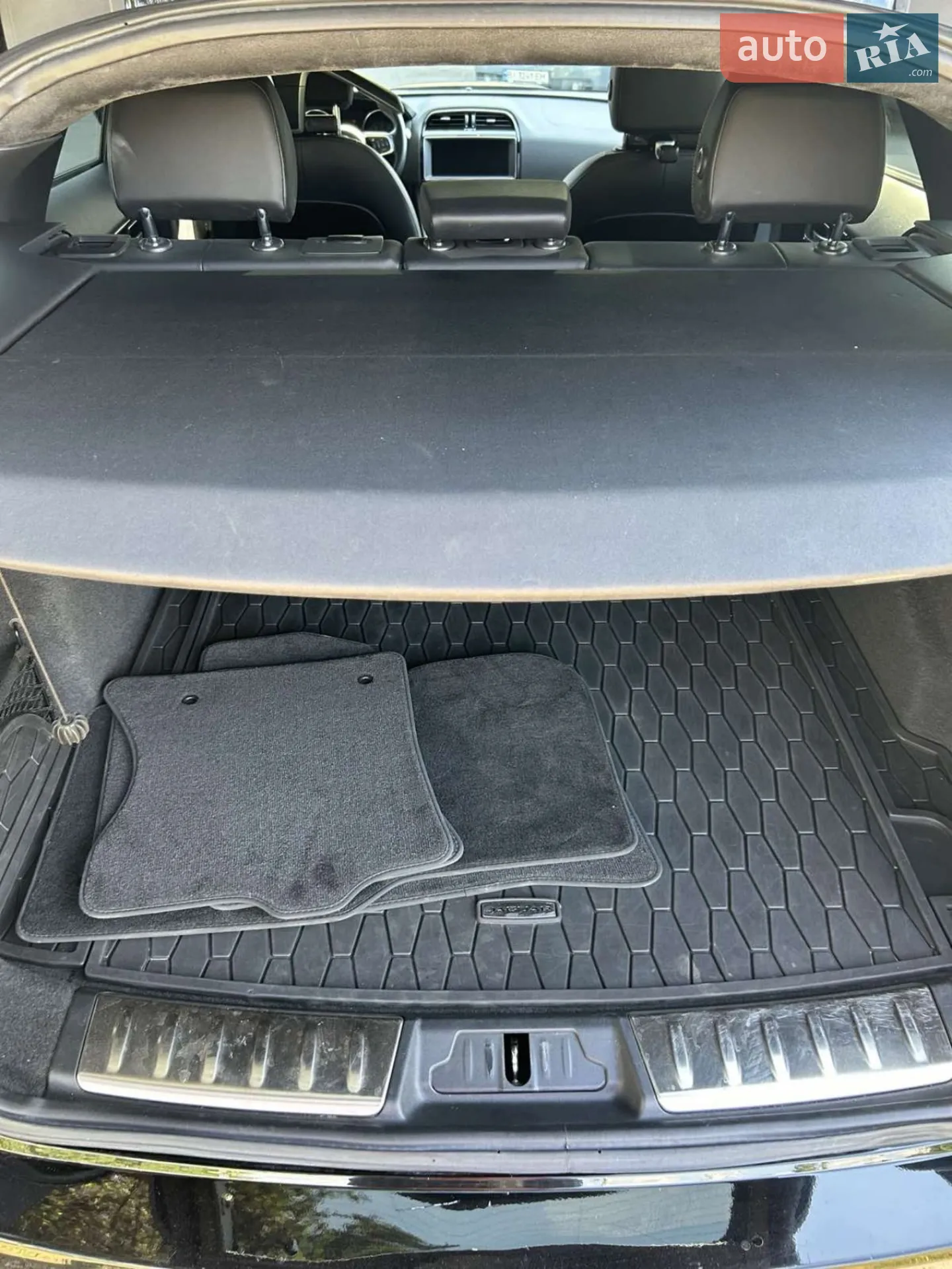 2018 Jaguar F-Pace - мініатюра 12