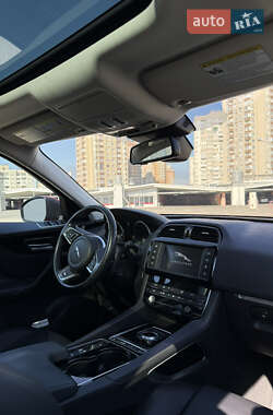 Внедорожник / Кроссовер Jaguar F-Pace 2016 в 