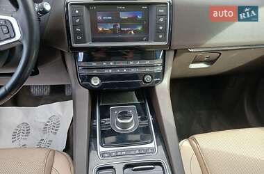 Внедорожник / Кроссовер Jaguar F-Pace 2018 в 