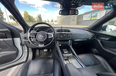 Позашляховик / Кросовер Jaguar F-Pace 2018 в 