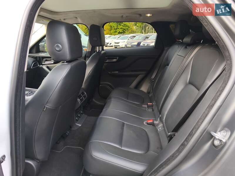 Позашляховик / Кросовер Jaguar F-Pace 2018 в Дніпрі