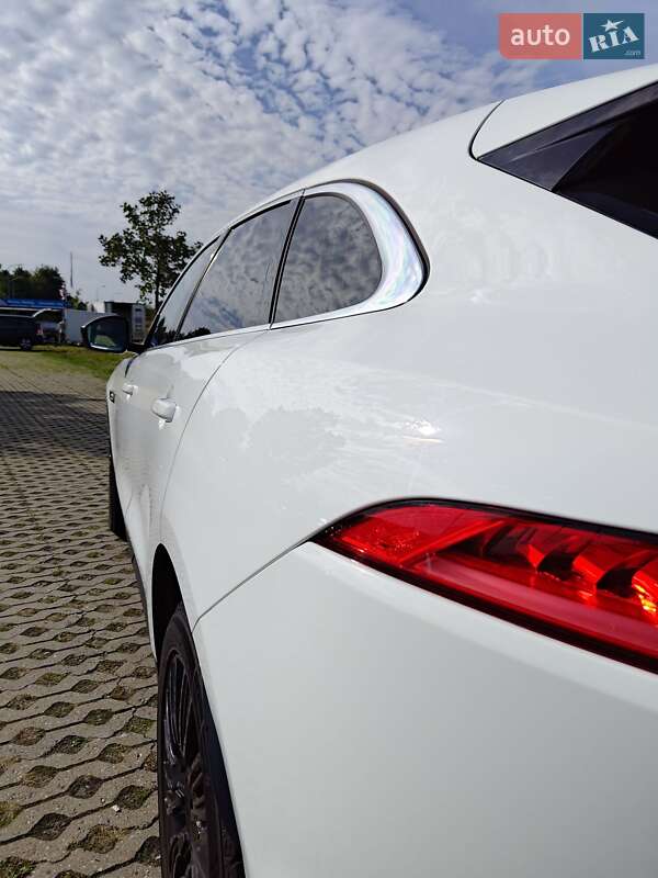 Позашляховик / Кросовер Jaguar F-Pace 2016 в Герці