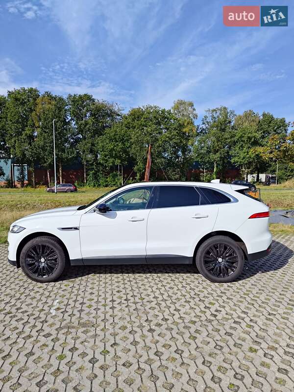 Позашляховик / Кросовер Jaguar F-Pace 2016 в Герці