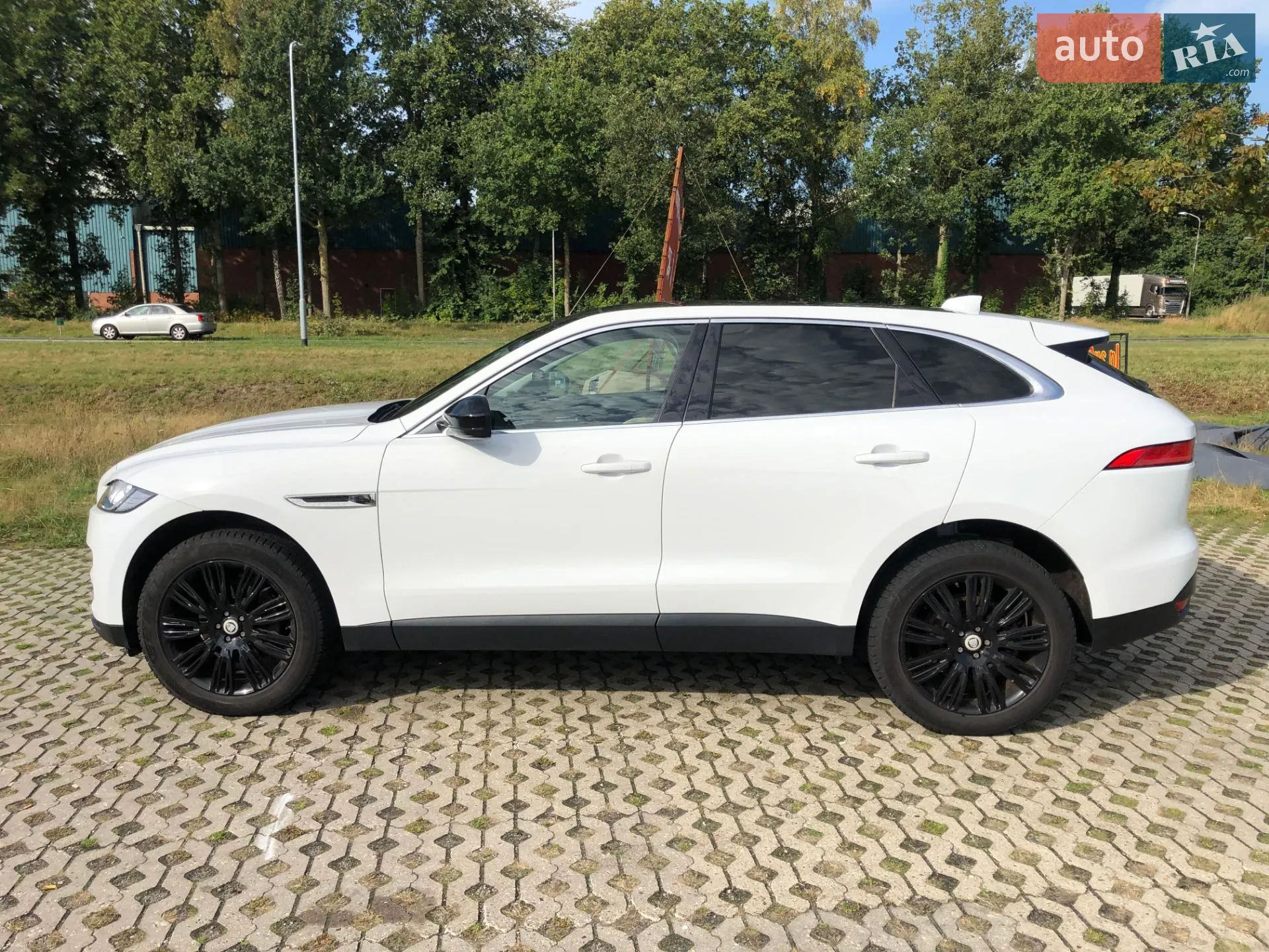 2016 Jaguar F-Pace - мініатюра 13